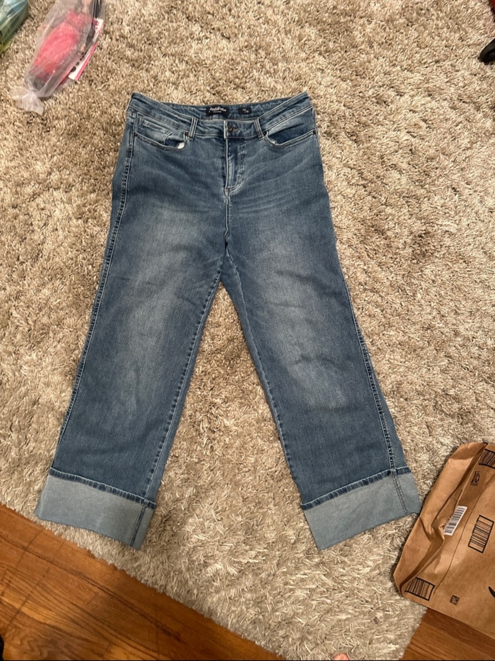 Blake Wide leg with Tall Cuffed Ankle Jeans in Light Blue - Picture 3 of 8
